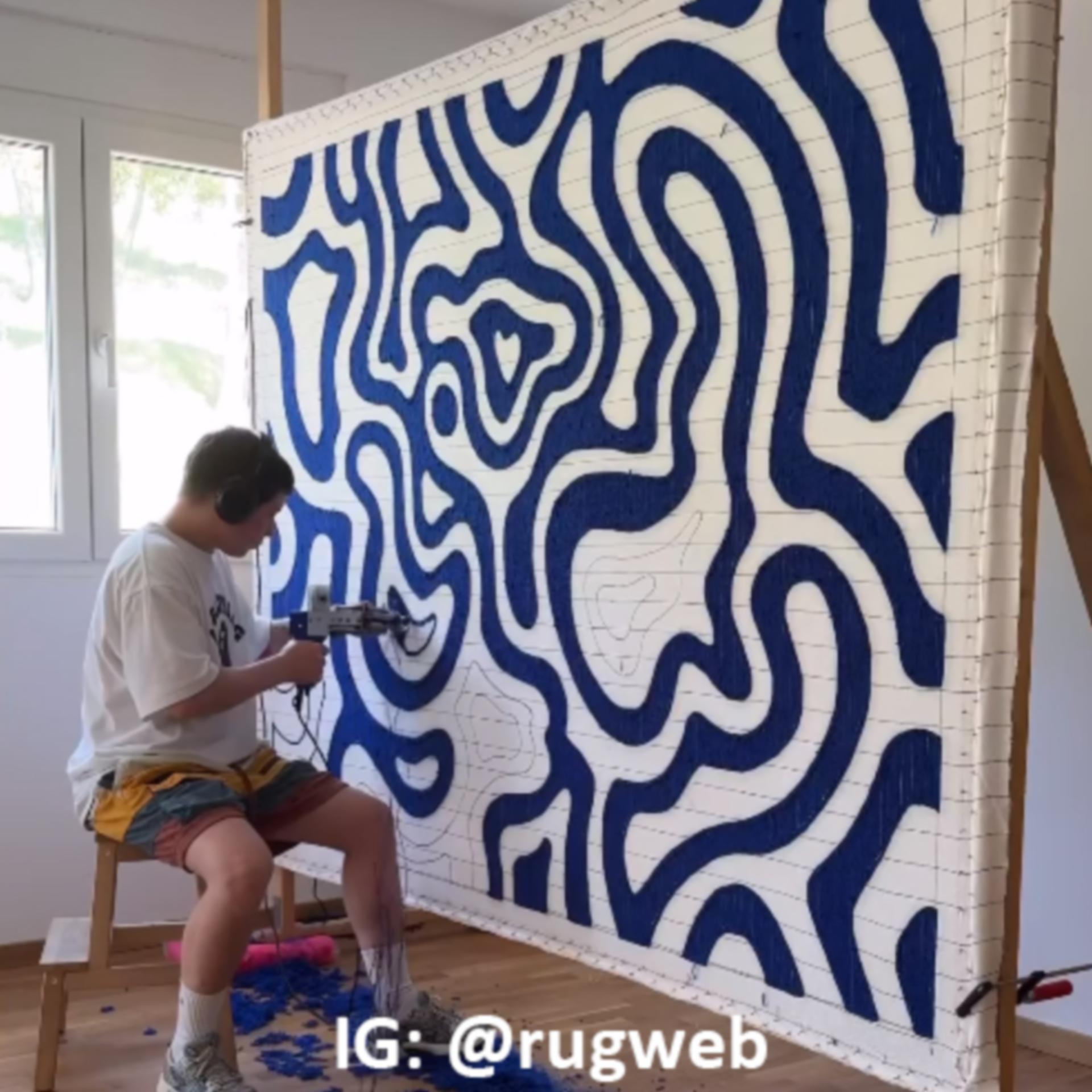 artista del tufting, crea tappeti artistici, in instagram rugweb - Consigliati d iido, Roma